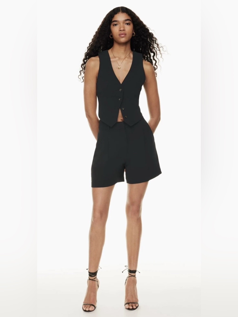 Aritzia Wilfred Black Effortless Shorts Size 4